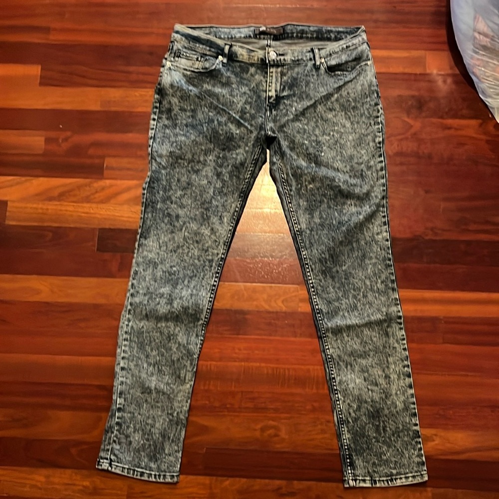 Womens 15 Levi’s 524 skinny stretchy blue white jeans (actually 36x31)